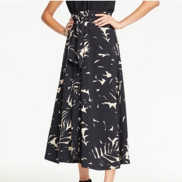 Ann Taylor Dresses & Skirts - ❤️ NWOT! ANN TAYLOR MIDNIGHT PALM PRINT A-LINE TIE WAIST MIDI SKIRT, 0